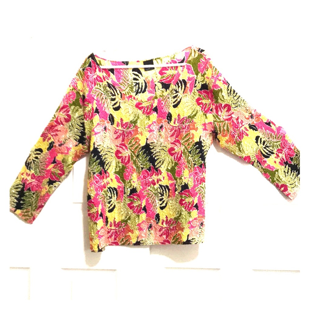 Tropical print Magic Crush Top. Stretch No wrinkle